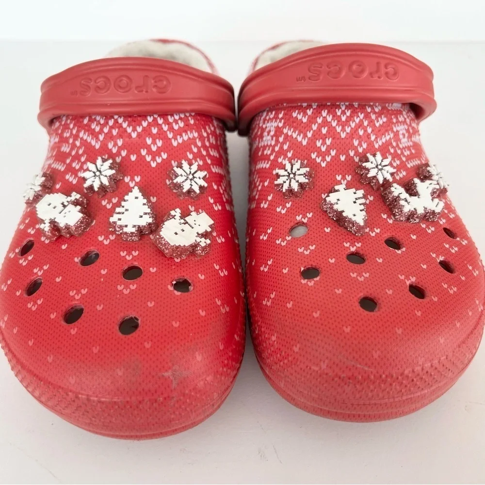 Crocs Classic Lined Red Christmas Holiday Charm Clogs w/ Jibbitz, M9/W11